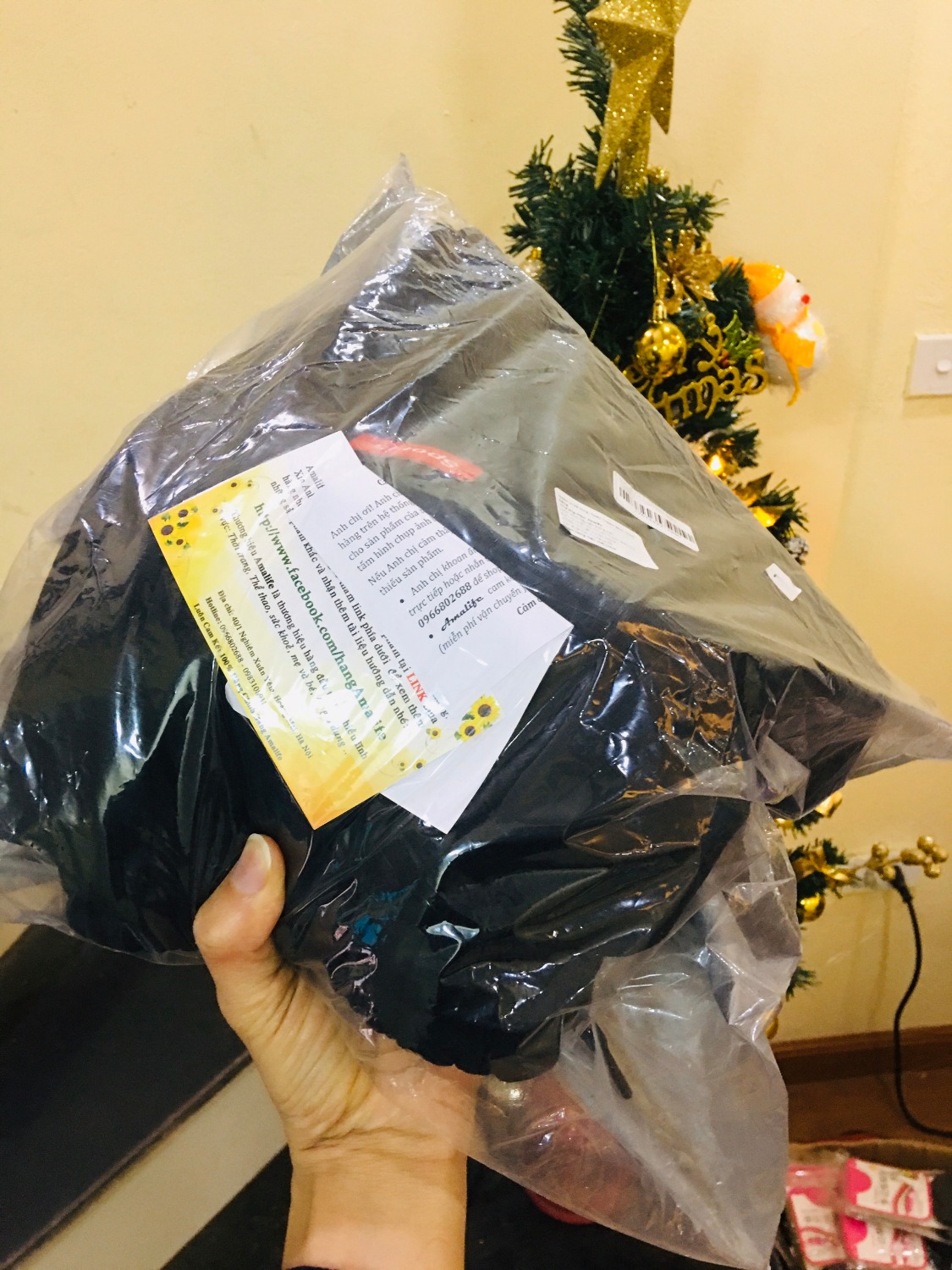- Chất liệu cotton nên không gây hại cho da
- Màu đen không phai màu, không bai xù
- Hàng quá đẹp luôn ấy, chạy nhảy đi chơi đi làm không vấn đề
- Lông lót dầy dặn và mặc thoải mái, ko gây tích điện cho da. nên dễ chịu
- mình có mua 1 cái lót lông ở 1 shop trên Hai Bà Trưng nó rụng lả tả, còn hàng này ko sao cả. 
Rất là đẹp.. cho 1 cái 5*, shop phát huy nhé - Chất liệu cotton nên không gây hại cho da
- Màu đen không phai màu, không bai xù
- Hàng quá đẹp luôn ấy, chạy nhảy đi chơi đi làm không vấn đề
- Lông lót dầy dặn và mặc thoải mái, ko gây tích điện cho da. nên dễ chịu
- mình có mua 1 cái lót lông ở 1 shop trên Hai Bà Trưng nó rụng lả tả, còn hàng này ko sao cả. 
Rất là đẹp.. cho 1 cái 5*, shop phát huy nhé