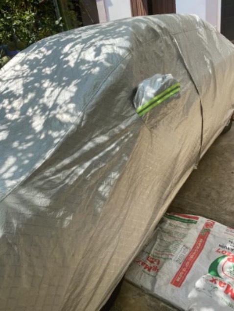 Honda city phù hợp với kiểu dáng. Chất lượng tốt, mới dùng nên chưa biết được là có cách nhiệt tốt không. màu thì sáng bóng, hạn chế nhiệt,