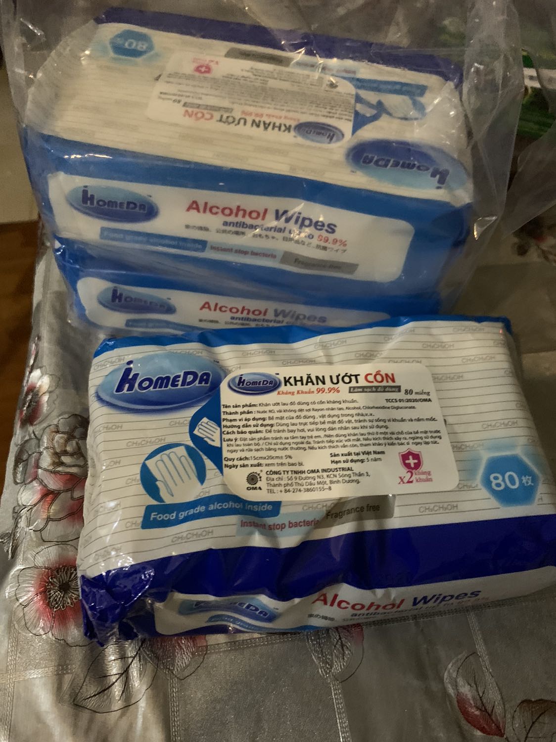 Khăn giấy ướt cồn kháng khuẩn 99,9% mà ko có cồn gì hết á