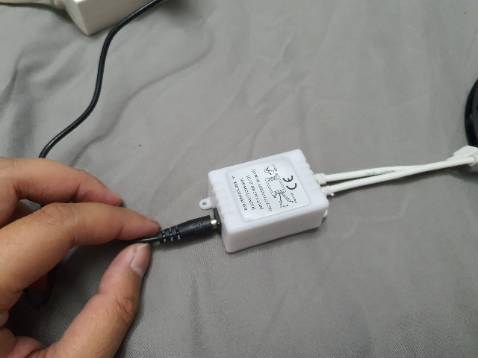 Sản phẩm lỗi, dùng không được, cắm nguồn vào bật công tắc remote vẫn thấy tối thui. Đã báo cáo với tiki để xử lý thu hồi nhưng hiện tại vẫn chưa được xử lý. Sản phẩm lỗi, dùng không được, cắm nguồn vào bật công tắc remote vẫn thấy tối thui. Đã báo cáo với tiki để xử lý thu hồi nhưng hiện tại vẫn chưa được xử lý.