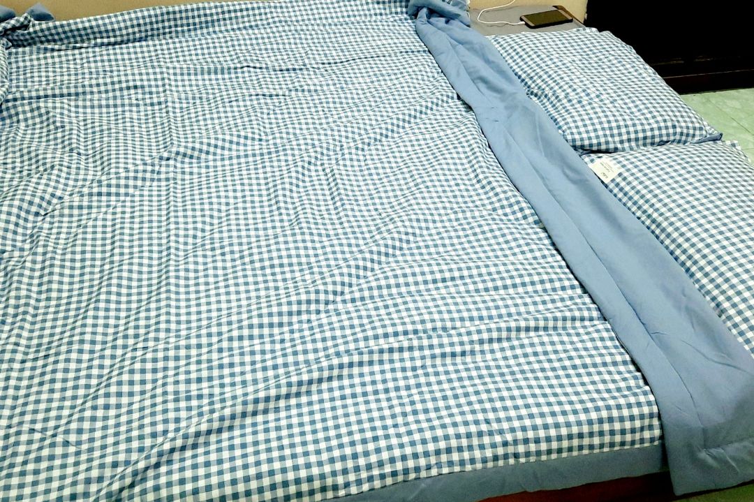 Hàng đẹp, màu sắc như hình, chất vải mềm và dày dặn, đường may chắc chắn, shop gói hàng cẩn thận lắm và giao hàng siêu nhanh luôn. Sẽ ủng hộ shop dài dài