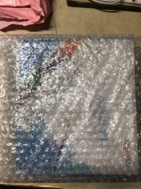 Hộp màu gọn nhẹ, đầy đủ dụng cụ, tiện dụng, chuẩn bị cho năm học mới đầy màu sắc. Các bé rất thích.