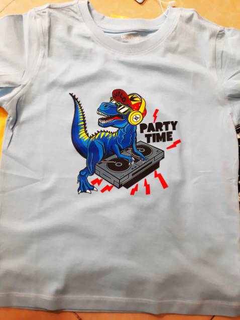 Hình in rõ nét, không bị dính hay bong tróc. Đóng gói rất đẹp. Rất hài lòng. Hình in rõ nét, không bị dính hay bong tróc. Đóng gói rất đẹp. Rất hài lòng.