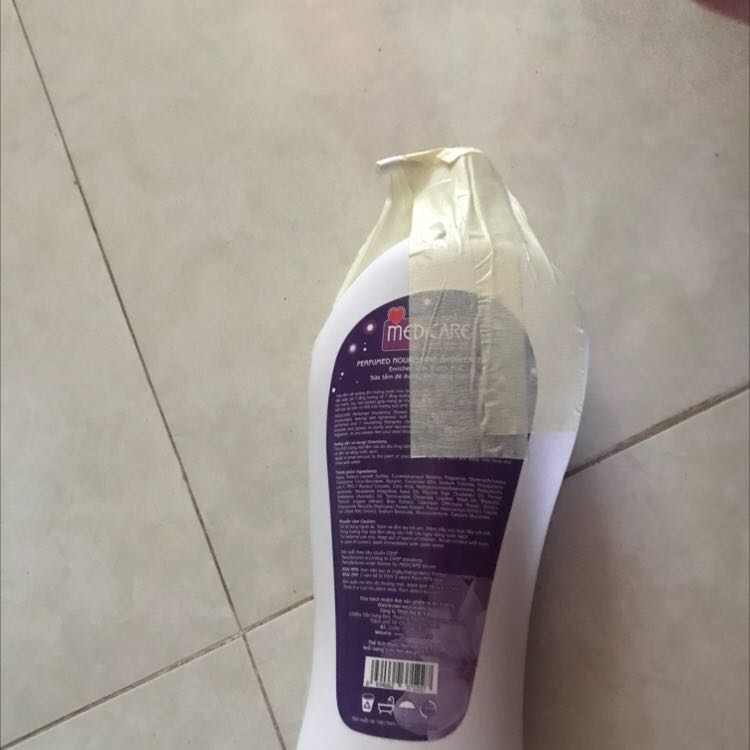 Hài lòng, thơm, mua lúc giá tốt nên được rẻ lại được dung tích to đoành