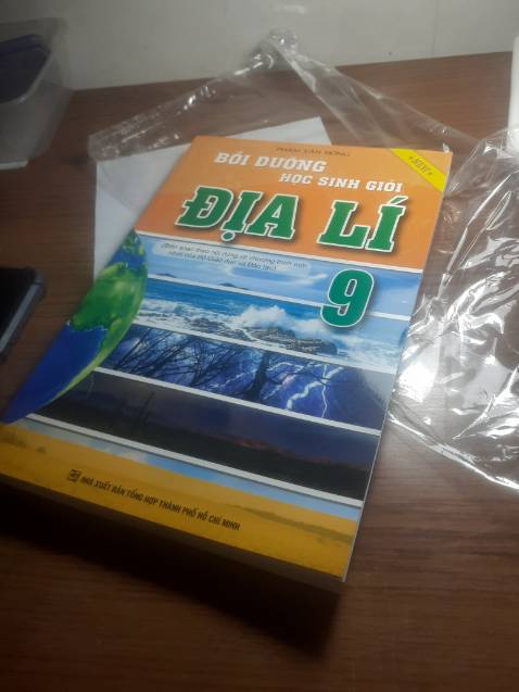 Hàng khá ổn   . Sách  đẹp