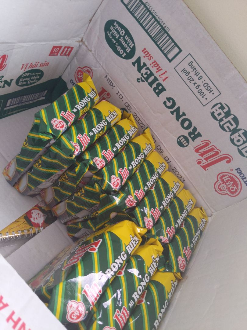 nấu lên được nhiều rong biển ăn đã đời nhưng hình như vị không bằng mì không cay với mì lá kim