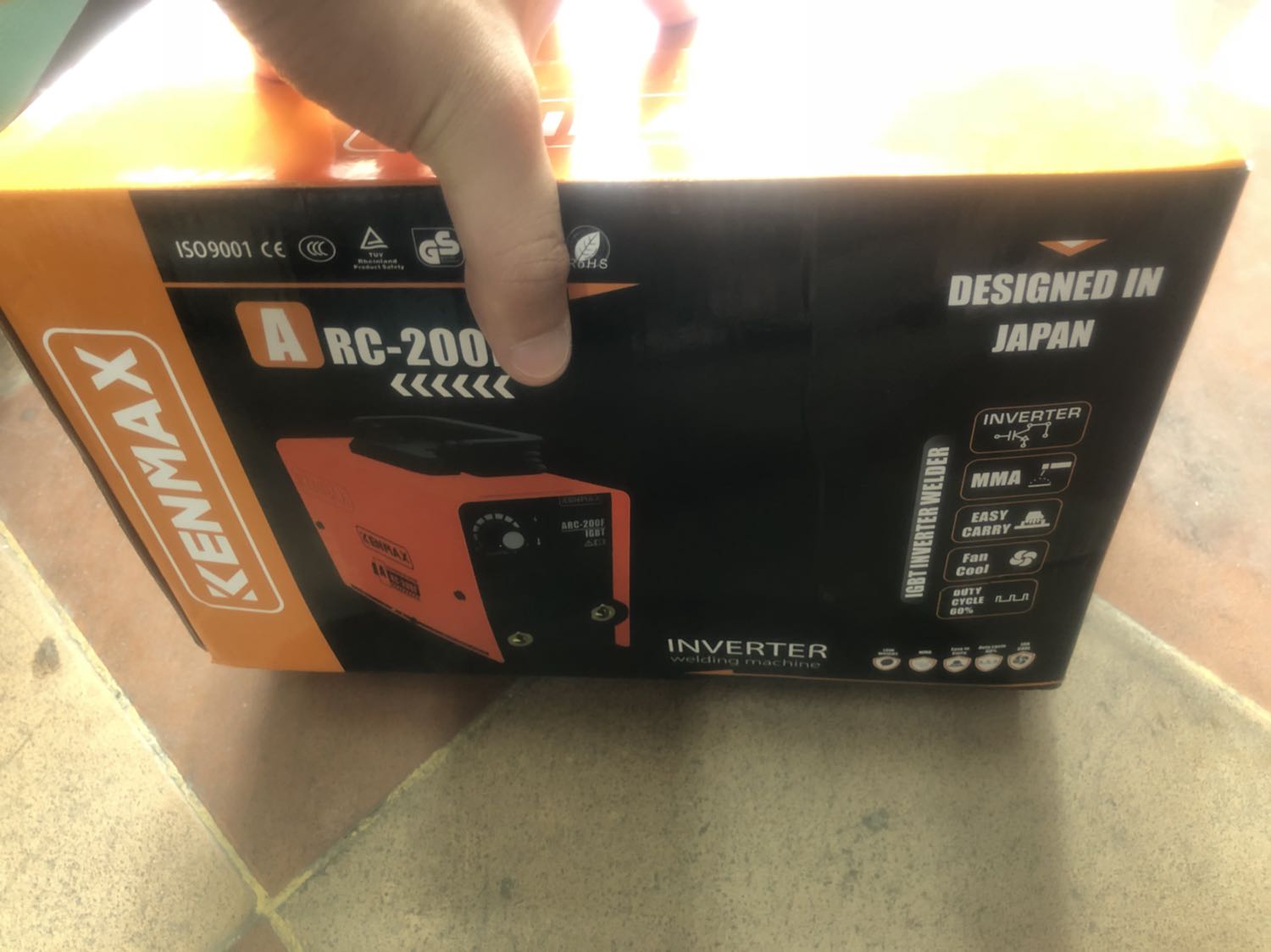 Máy hàn ngấu, không bị dính, chạy êm. Giao hàng nhanh và cẩn thận. Nhân viên nhiệt tình