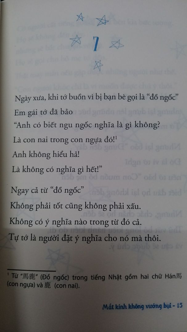 Cuốn sách được viết dưới lăng kính nhìn đời của bạn nhỏ 10 tuổi. Những câu từ đơn giản nhưng nhiều sự sâu sắc, đầy tính triết lý. Người lớn phải giật mình vì những điều cậu chia sẻ thật gần gũi, trong sáng, ngây ngô. Các phụ huynh có con nhỏ cũng có thể đọc cuốn sách này để thấy bé con của mình chỉ cần những lời giải thích giản đơn như cậu bé trong sách thôi và thêm bình tĩnh hơn mỗi lúc nổi cáu với con! Lòng biết ơn luôn là 1 điều nên có trong cuộc sống.
