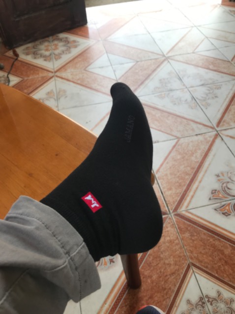 Nói chung là ok. Mềm, ko mỏng mà cũng ko dày quá. Đeo vào cảm giác nhẹ nhàng. Giá niêm yết 35k. Mình mua tính ra 25k/đôi kể cả tiền ship.