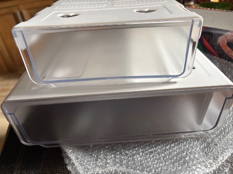 Loại 21cm lỏng lẻo và không được chắc chắn. Trong khi loại to hơn thì cực kì tốt. Nhưng sản phẩn hình ảnh không có ghi rõ loại nào là kích thước gì.