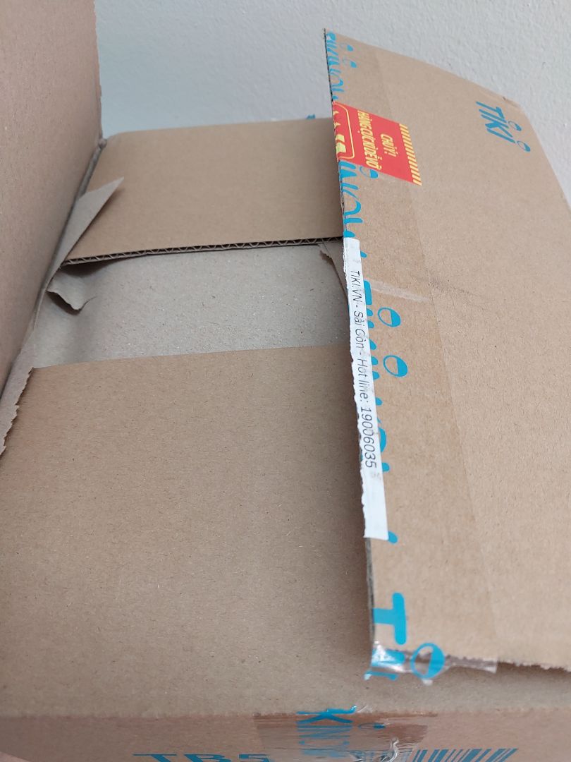 Đóng gói kĩ, cẩn thận. Sản phẩm nhỏ gọn, thiết kế đẹp. Chất lượng ảnh được, lưu trữ được lâu. Tín hiệu bắt sóng chưa cao, check cam có độ giật nhẹ