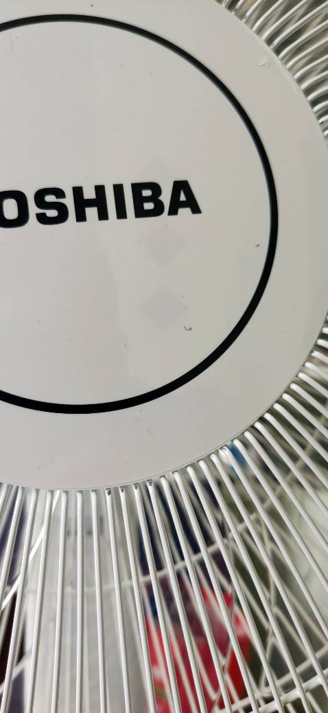 Lồng quạt bị bong tróc sơn. Muốn đổi trả hàng. Quạt bị rung lắc lồng quạt khi sử dụng.