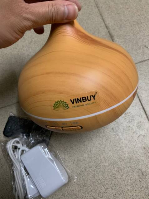 Thiết kế đẹp rất đẹp; máy phun sưong mạnh; giá cả hợp lý; hành chính hãng nên cũng iên tâm sưt dụng; phòng m hơn 25m2 bật khoảng 5 phút mà thơm ngát phòng; có nhiều chế độ và đèn led đổi màu; giao nhanh shipper thân thiện; đóng gói kĩ càng;