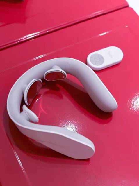 Nhóc con phải đeo khi học bài, sử dụng điều khiển qua điện thoại hay bấm remote đều được. Hàng nguyên seal, có thể điều chỉnh nhiệt và mức độ mát xa. Rất là ok.