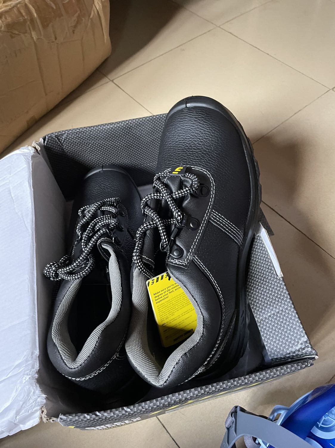 giày chính hãng như mô tả, ok