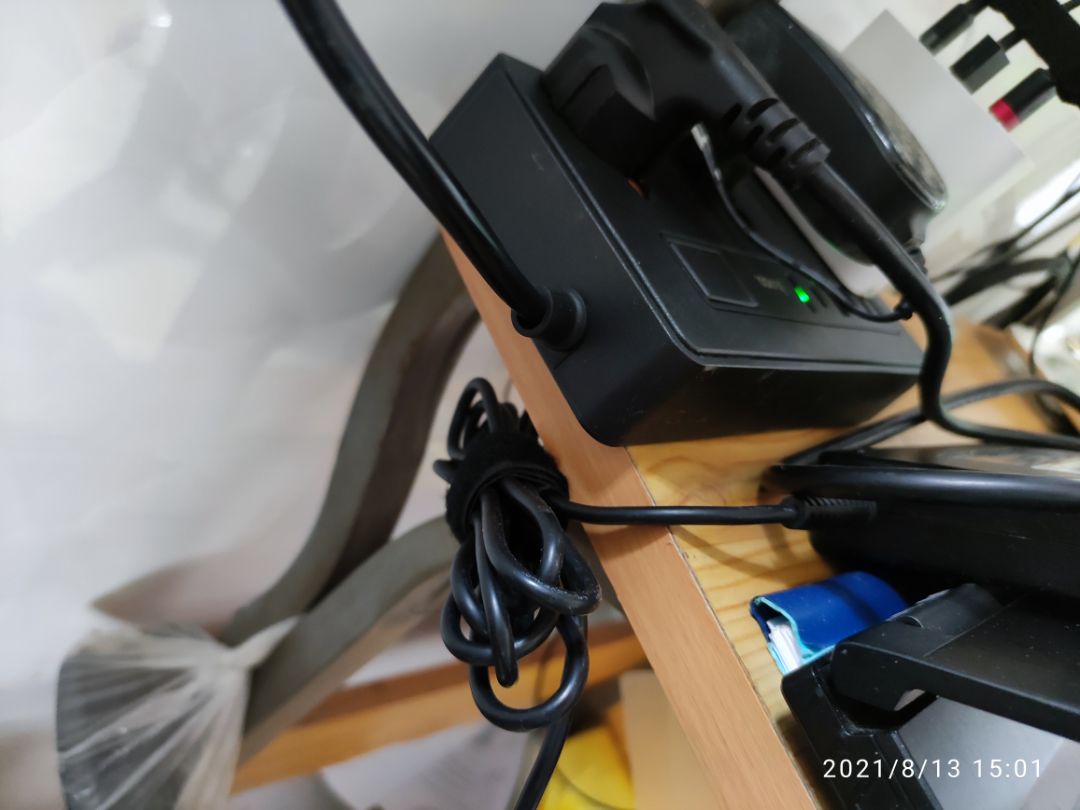 dây hơi ngắn
vỏ nhựa đen nhám, các mép hơi bị hở
ko đẹp bằng ổ pisen hoặc xiaomi
nhưng có hỗ trợ sạc nhanh (chưa ***)
sp nói chung ok