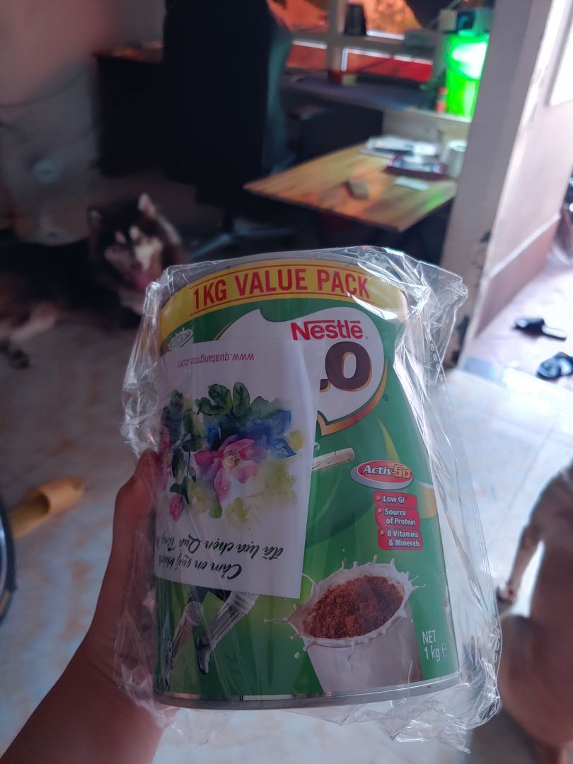 mình vừa mới nhận sữa sau hơn 1 tháng đặt, hộp còn nguyên vẹn, date mới tới 06/2022, còn đc nhận thanks gift rất yêu nha.