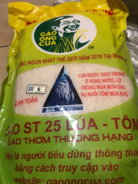 Gạo rất ngon, dẻo và thơm, check mã vạch đúng hàng chính hãng ST25 ông Cua. Shop đóng gói cẩn thận, giao hàng nhanh .