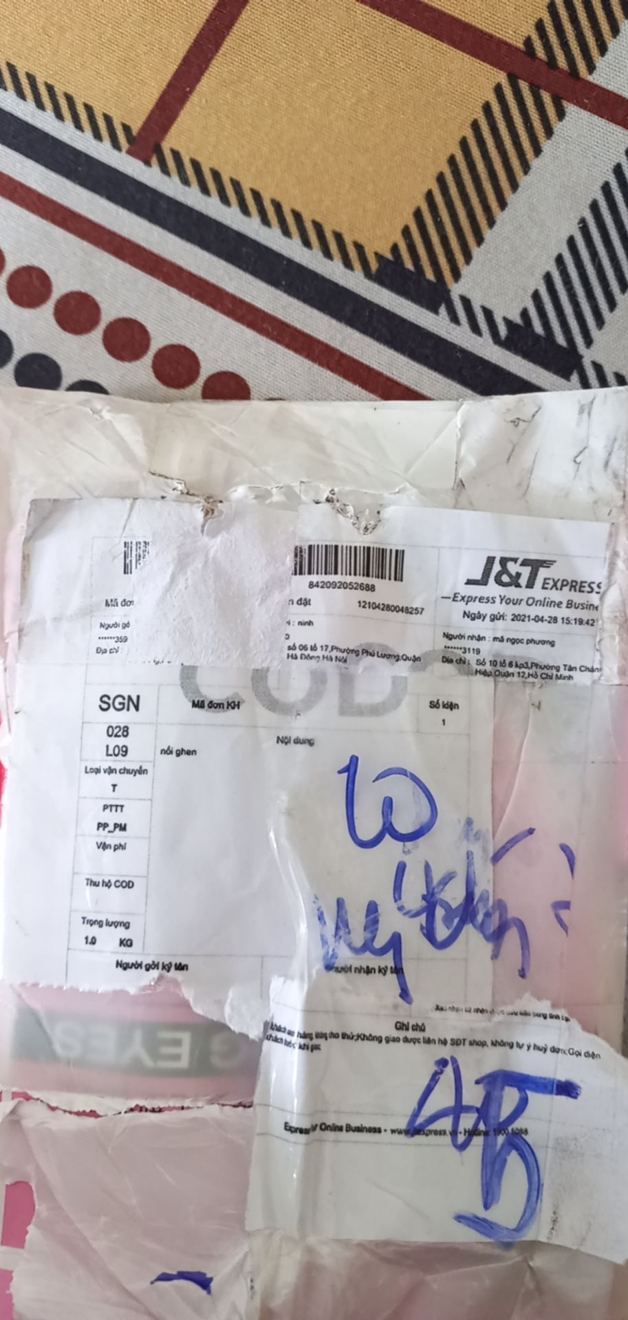 làm ăn quá tệ lúc đầu mình mua nhầm size shop tư vấn mua thêm.thanh móc nhưng hàng tới thì giao gì đâu không. nt thì ko.thèm trả lời . mà phải chi nhiều nhặn gì có 45k . làm ăn kì cục quá