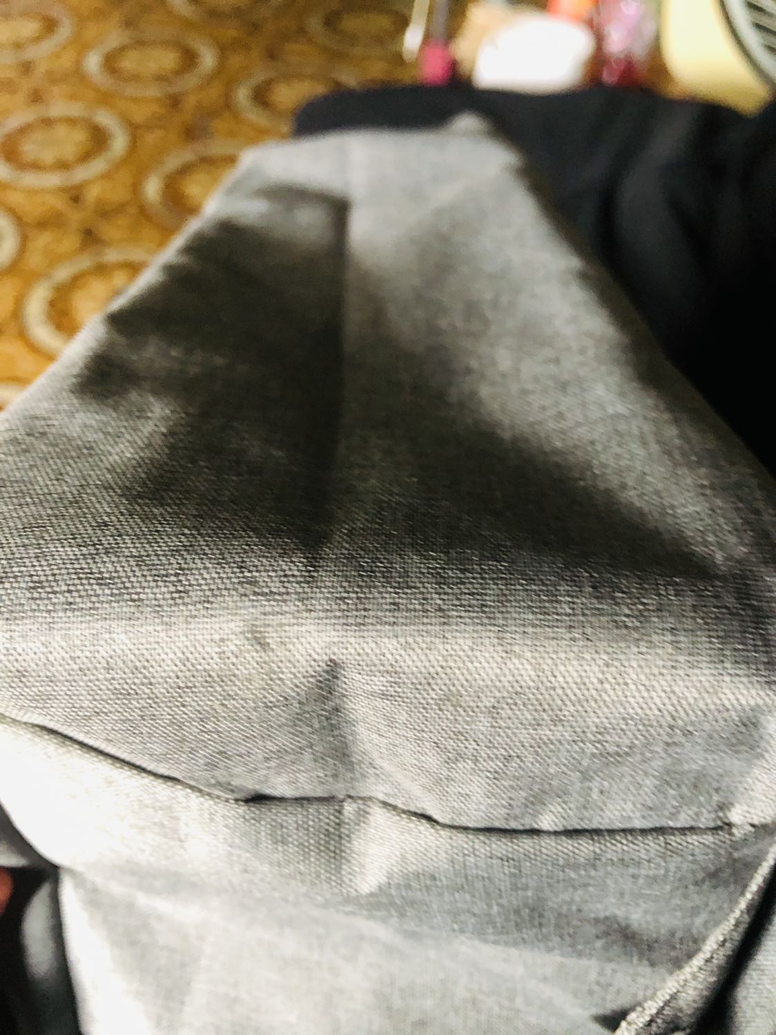 Có vết cháy ở góc đáy balo và thủng lỗ sau balo 
Tạm được mong shop khắc phục :)) Có vết cháy ở góc đáy balo và thủng lỗ sau balo 
Tạm được mong shop khắc phục :))