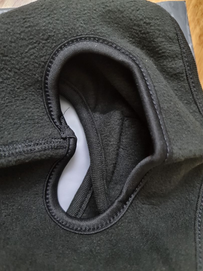 Hàng như hình, đường chỉ may thấy rất cẩn thận. Dùng chê nắng bảo sướng.