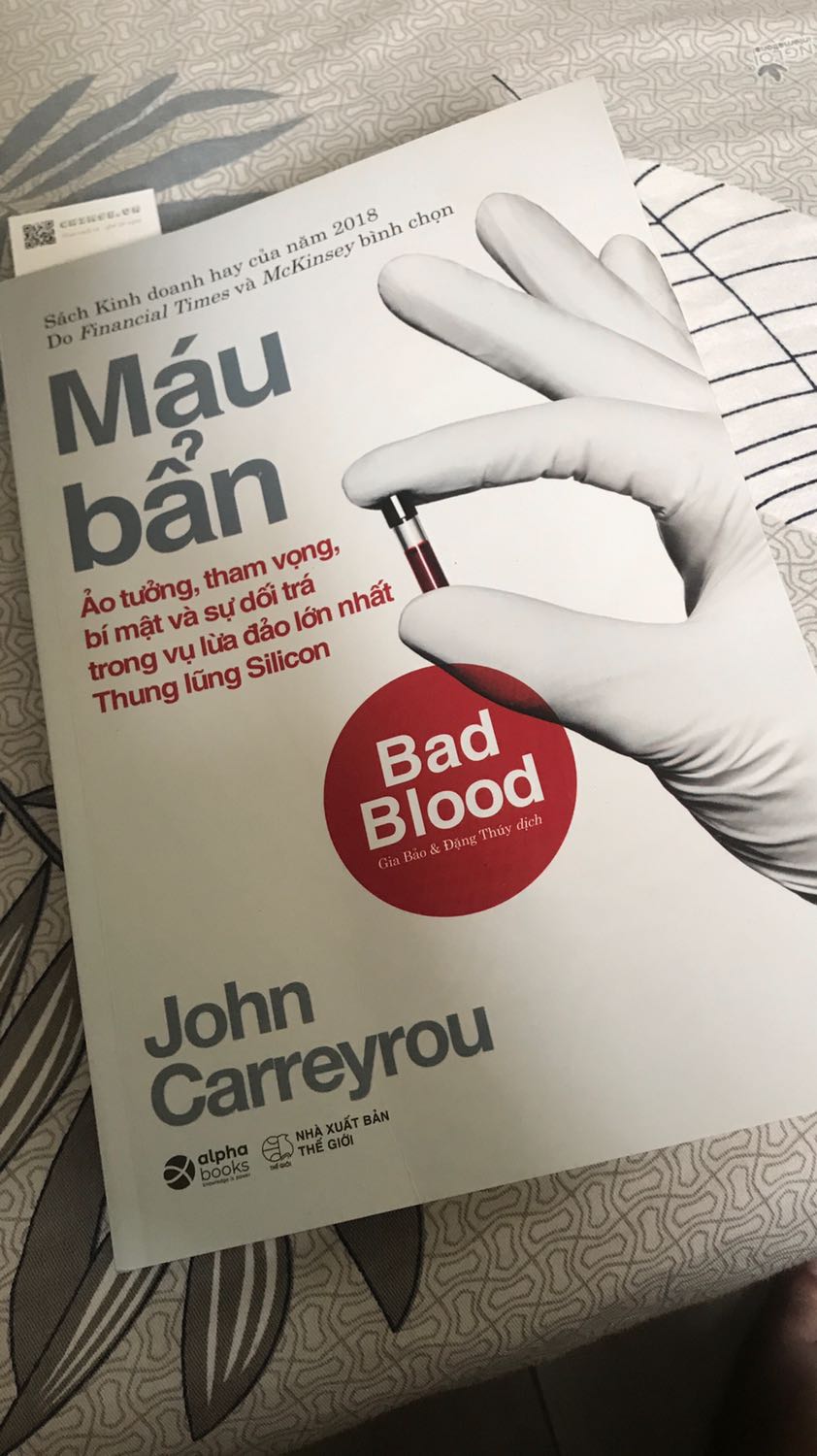 Sách không bọc, bìa bị gập, còn lại ok