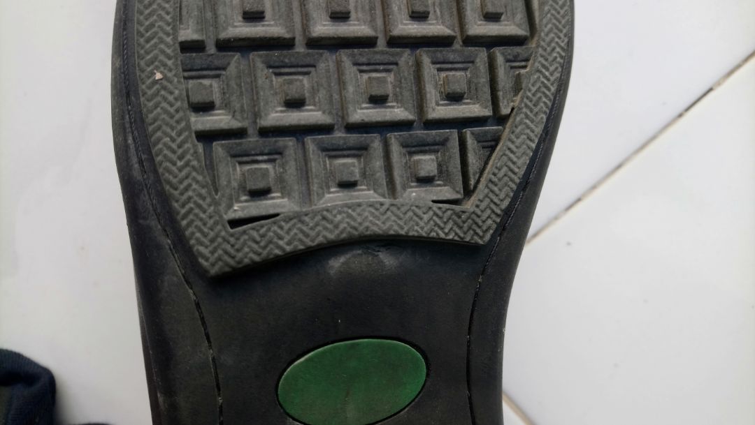 xài có khoảng một tuần mà bị như vậy rồi, hơi thất vọng