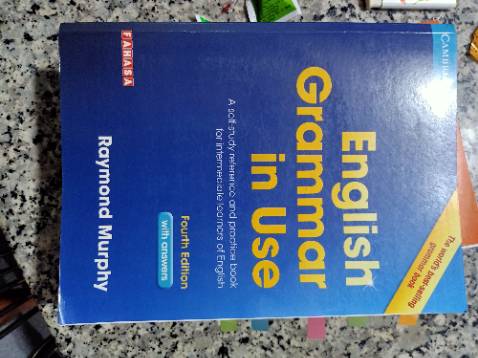 Đây là cuốn sách ngữ pháp hay nhất mà mình từng mua. Sách dành cho người tự học đã có căn bản về từ vựng. Sách trình bày dễ hiểu, có bài tập cho mỗi bài ngữ pháp và bài tập bổ sung ở phía sau.