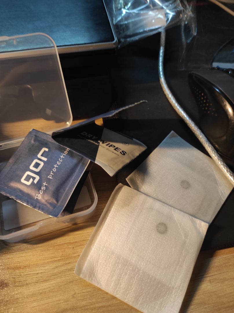 sản phẩm oke, hài lòng, dán xong nhìn đẹp, camera bình thường hình ảnh không thấy thay đổi gì.