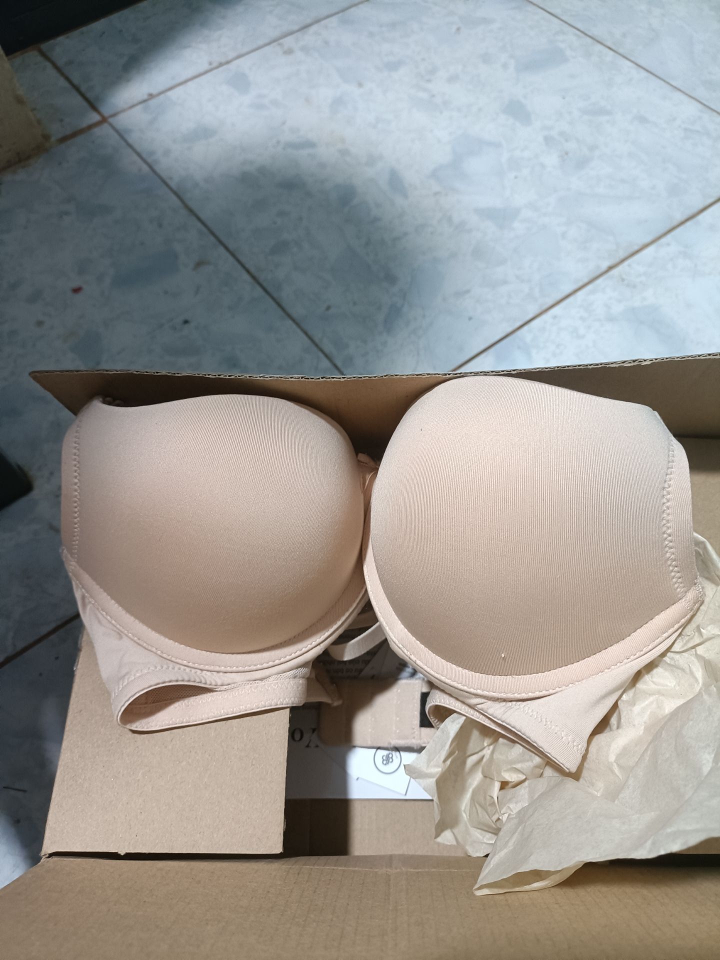 hàng đẹp hôm nay mới thử...nói chung mia bao nhiêu chổ chổ này là ưng nhất..sẻ tiếp tục ủng hộ shop hàng đẹp hôm nay mới thử...nói chung mia bao nhiêu chổ chổ này là ưng nhất..sẻ tiếp tục ủng hộ shop