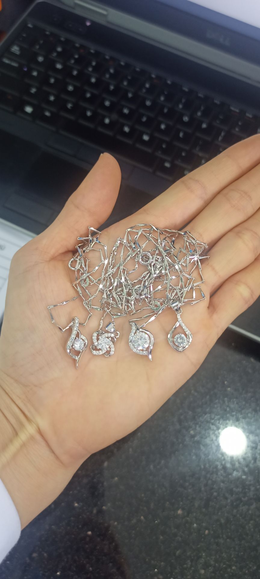 Cảm ơn shop, mua cả 4 dây đều rất đẹp và sáng , sản phẩm tốt y như quảng cáo sẽ tiếp tục ủng hộ shop . Cảm ơn Tiki mình rất yên tâm khi mua hàng ở TiKi .