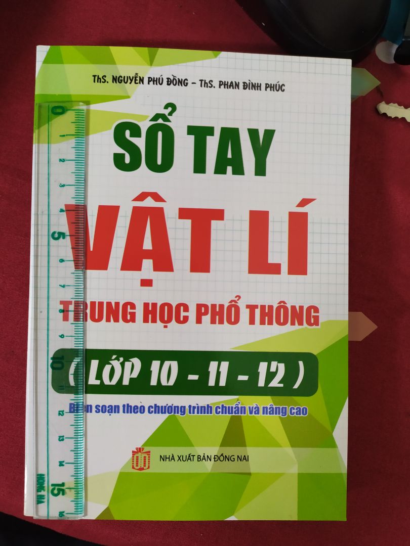 Shop giao nhanh, sách không bị bẩn, hay dập gáy, nhưng phần mục lục in sai trang, lệch trang và trùng khá nhiều mục. Sách mình đã có viết lại số trang đúng với trong sách