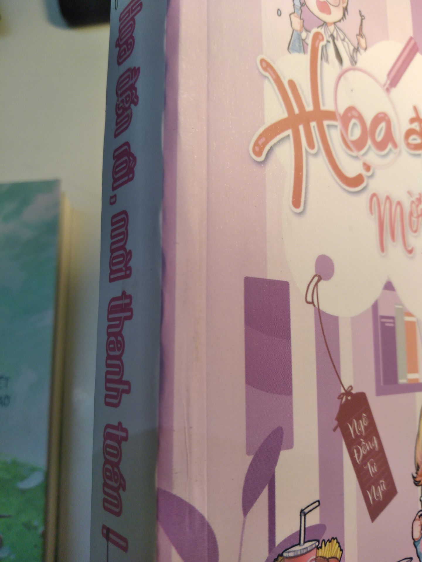 Hàng đóng gói rất kĩ, giao khá nhanh. Nhưng sách bị bẩn một ít và phần gáy cũng bị bóp méo, ko đc thẳng mịn