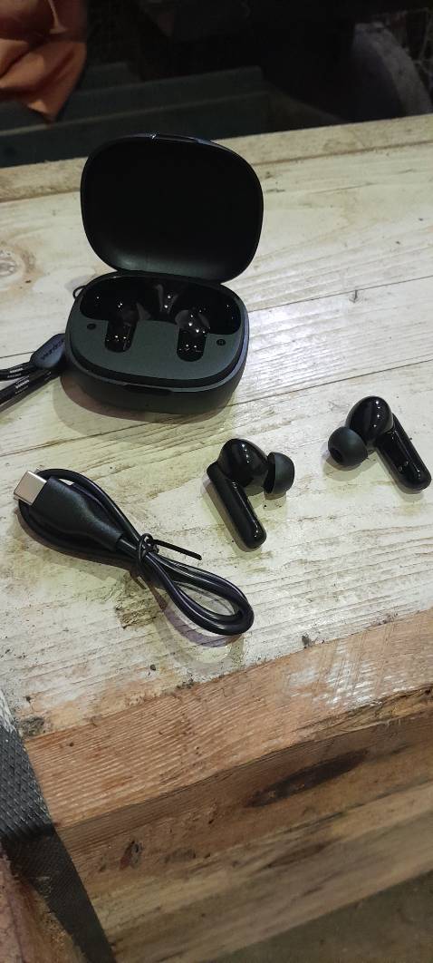 Nhìn thì  thấy chất , âm bass mạnh,  lâu dài thì không biết. Shop nhiệt tình tư vấn