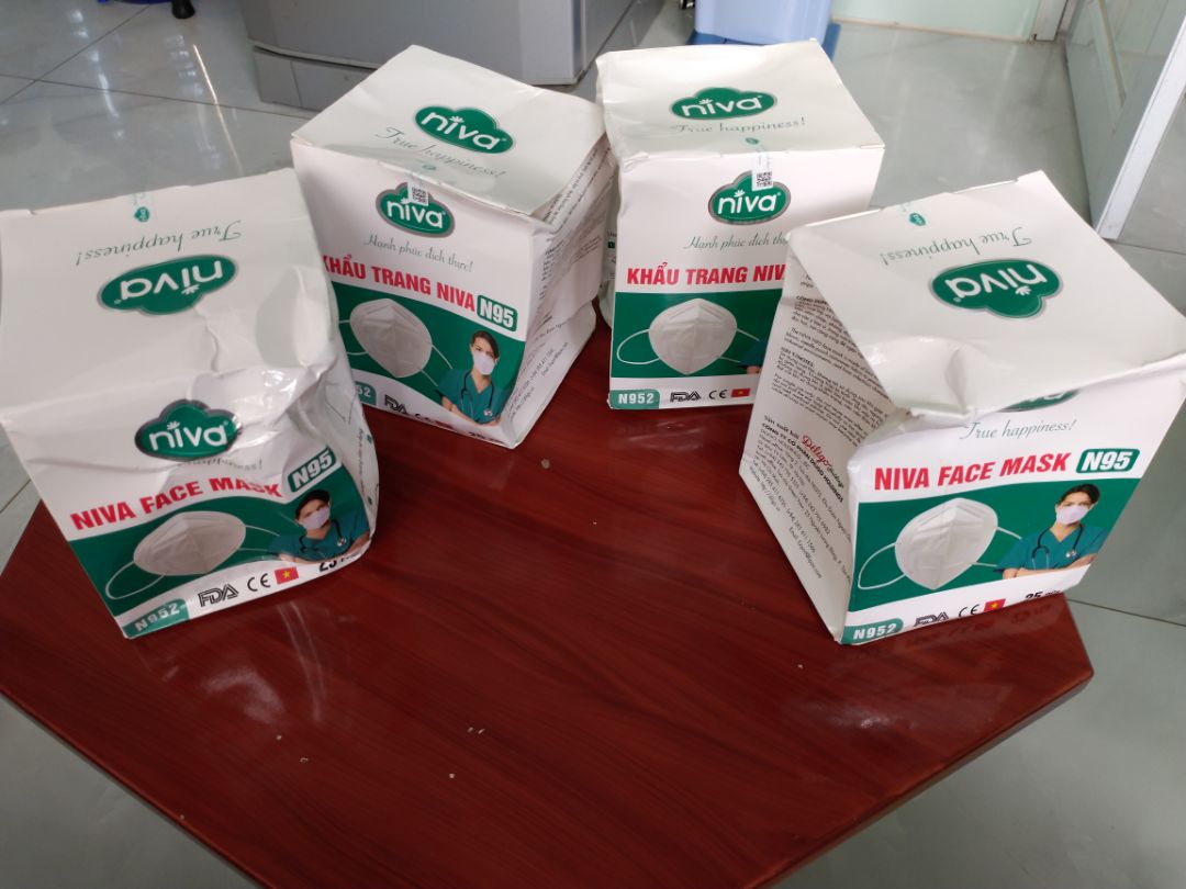 hàng nhận được nát bét, chỉ quấn trong 1 cái bọc thì không tránh được móp méo