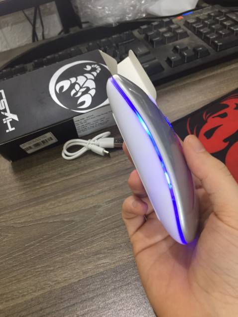 chim ưng, chuột nhạy, dùng sướng tay, thích nhất khoản có đèn led trông khá phê, êm mượt vote 5 sao, có cả tem phiếu bảo hành hẳn hoi nữa nha mn