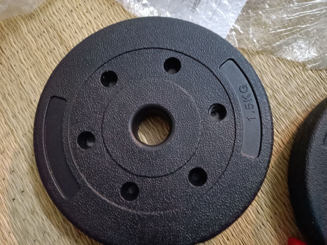 shop giao nhầm miếng tạ đáng lẽ 4 cái 1.5 mà thành 3 cái 1.5 và 1 cái 1.25 trong khi mình có nhắn từ trc hỏi nếu sản phẩm lỗi có thể đổi trả k để nhắc shop giao cẩn thận đừng lỗi để ko phải đổi trả mà shop vẫn giao lỗi