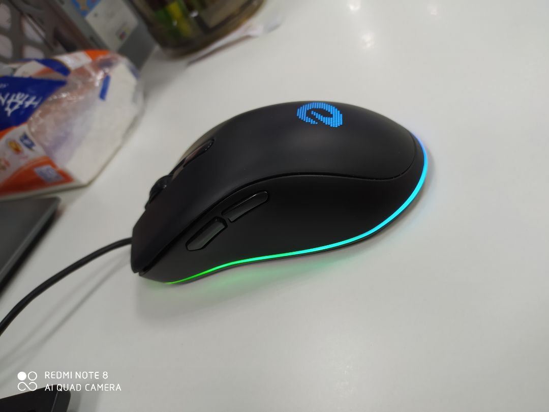 Sản phẩm đẹp, sử dụng mượt.
Tiki giao hàng nhanh
Đang dùng chuột cũ dùng con lăn êm tay hơn nên chuyển qua dùng con này cảm thấy có hơi cứng nhưng không sao, chất lượng vẫn rất tốt nhé