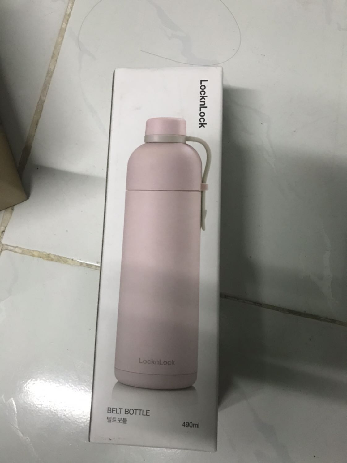 Tikinow giao siêu nhanh luôn, đóng gói ok, thùng nguyên vẹn, khui thùng thấy bình mới tinh không trầy, nói chung là duyệt lock & lock rồi. Ít bữa dùng review tiếp thời gian bảo quản sau. Giờ chấm 5 sao đã. Cảm ơn Tiki nhé.