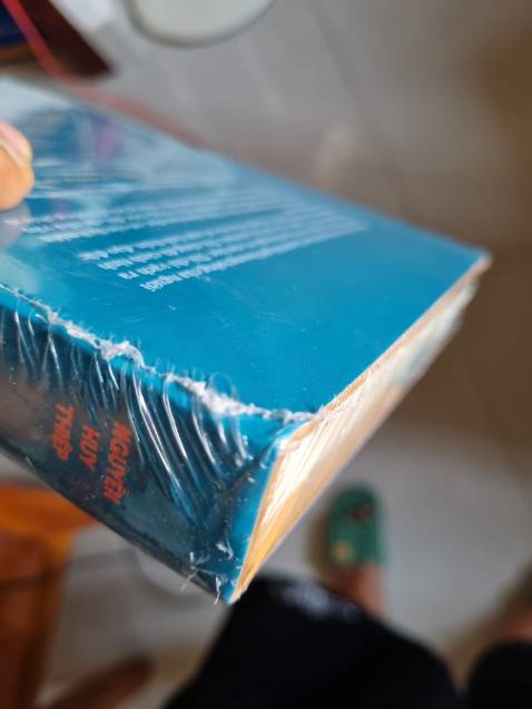 Nhân viên Tiki không đóng gói luôn. Chỉ bỏ 2 cuốn sách vô hộp, không lót luôn. Chán dễ sợ.
3 đơn gần đây đều vậy.