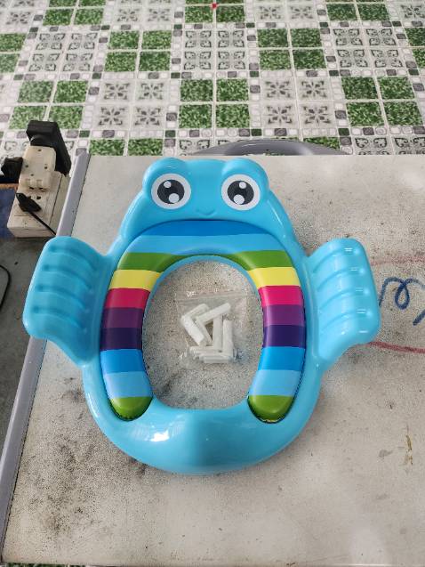 Có bịch ốc vít mà tôi chưa dùng nên không biết lắp sao ; Chất lượng hoàn thiện ổn.