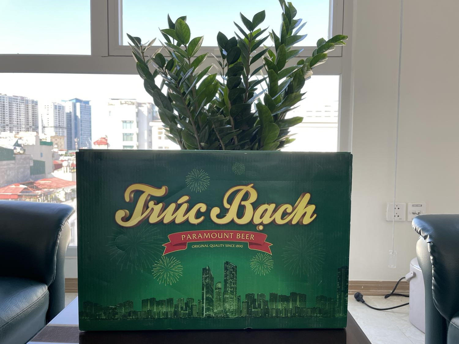 Giao hàng quá nhanh, mới hơn 1h đã nhận được rồi, lại còn freeship
Bia chính hãng, date đến 8/2022 nên rất yên tâm ❤️