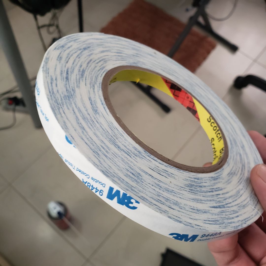 Keo rất xịn, dán đèn led trang trí siêu chắc chắn (y)