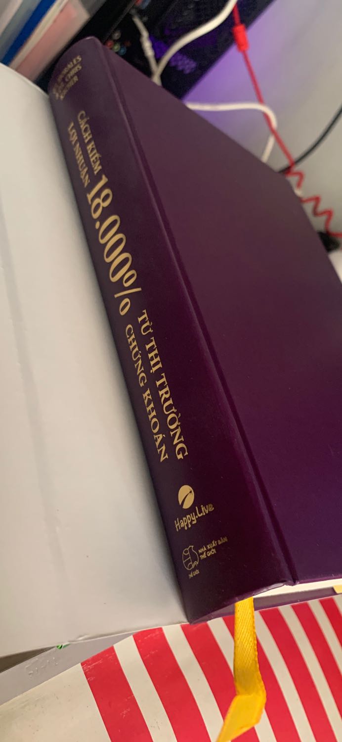 Đã nhận được sách đúng với hình, sách đẹp bị móp chút xíu không ảnh hưởng nhiều. Đóng gói hơi ẩu tí may trời mưa bị ướt góc nhỏ không ảnh hưởng lắm. Nội dung chưa đọc nên chưa đánh giá được, những vẫn cho shop 5 sao ạ