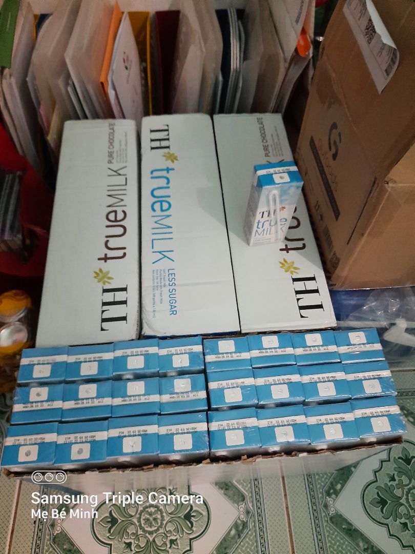 Mình mua 1 lúc 4 thùng vì các bé nhà mình thích uống sữa này, uống cả lúc ở nhà và đi học, các bé tăng cân tốt, đề kháng tốt.