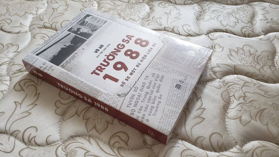 Nội dung sách chủ yếu được tác giả sưu tầm từ những trang báo và tư liệu, phần kể về diễn biến trận Gạc Ma có phần sơ sài.