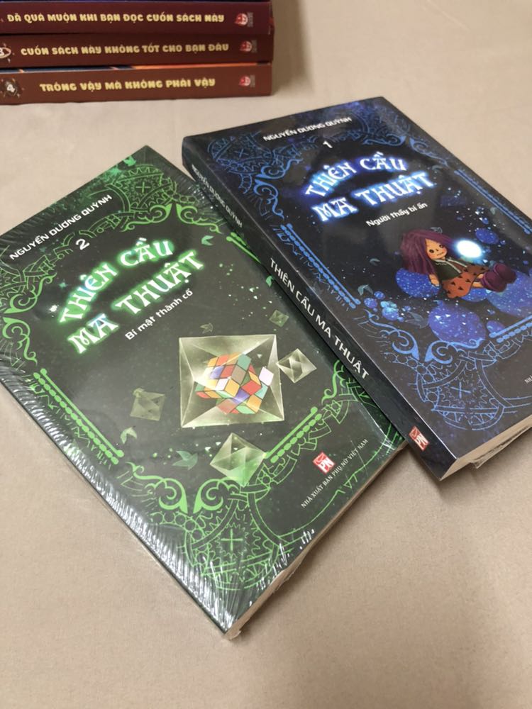 Sách còn nguyên seal bao bọc tốt
