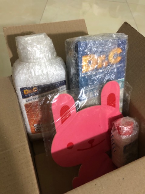 Giao hàng nhanh, cách tặng quà rất dễ thương, đóng gói rất kỹ,  thật sự tốt, mọi người nên dùng, sạch bong sáng bóng luôn