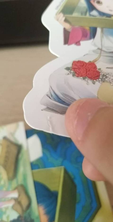 rất buồn vì hàng df, trừi ưi xĩu lun á, mở ra k có cái gì để bảo vệ sách, mà ảo ma canada ở chỗ là cái bookmark ở trong quyển sách mà sách các trang ksao, cái bookmark lại bị df, sợ thật