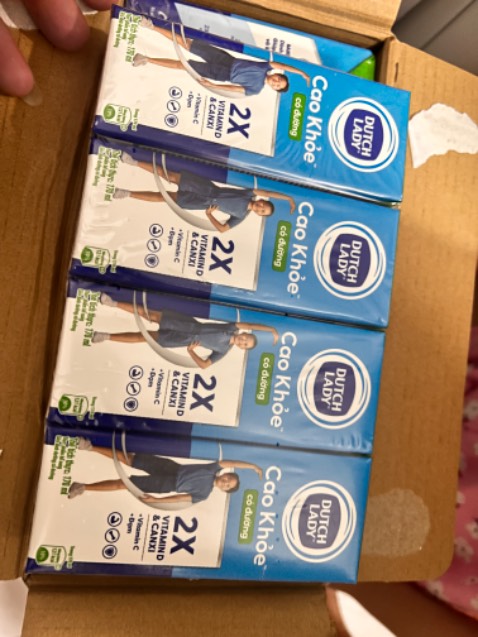 Sữa chính hãng, giao nhanh, date còn 2 tháng, đóng gói bọc nilon kỹ, gia ổn nhé tiki, hết lại đặt tiếp